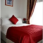 Maple Hotel