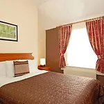 Maple Hotel