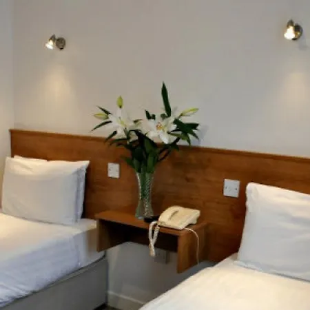 Maple Hotell 2*