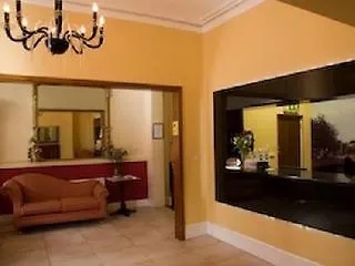 Maple Hotell
