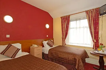 Maple 2* Dublin
